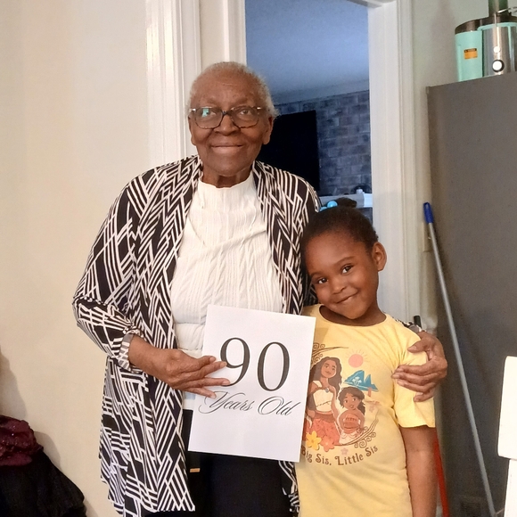 Meet your Posher, Edith - Picture 1 of 1